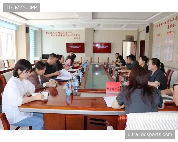 耳机裁判系统如何影响场上判罚？揭秘沟通机制与争议点